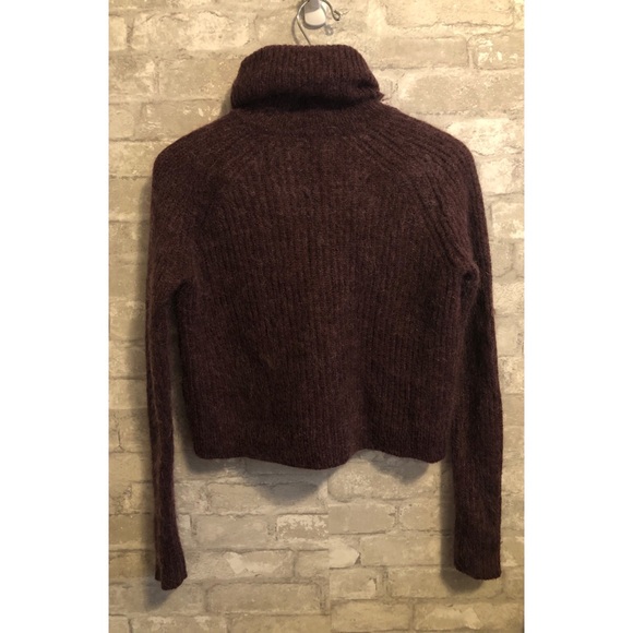 Aritzia Talula Loveland Turtleneck Cropped Sweater - Picture 3 of 7